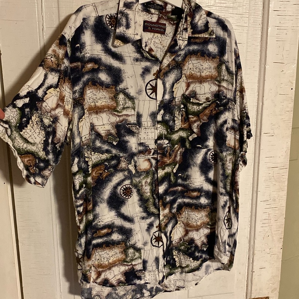2/$10! ROUNDTREE & YORKE. Men’s shirt.